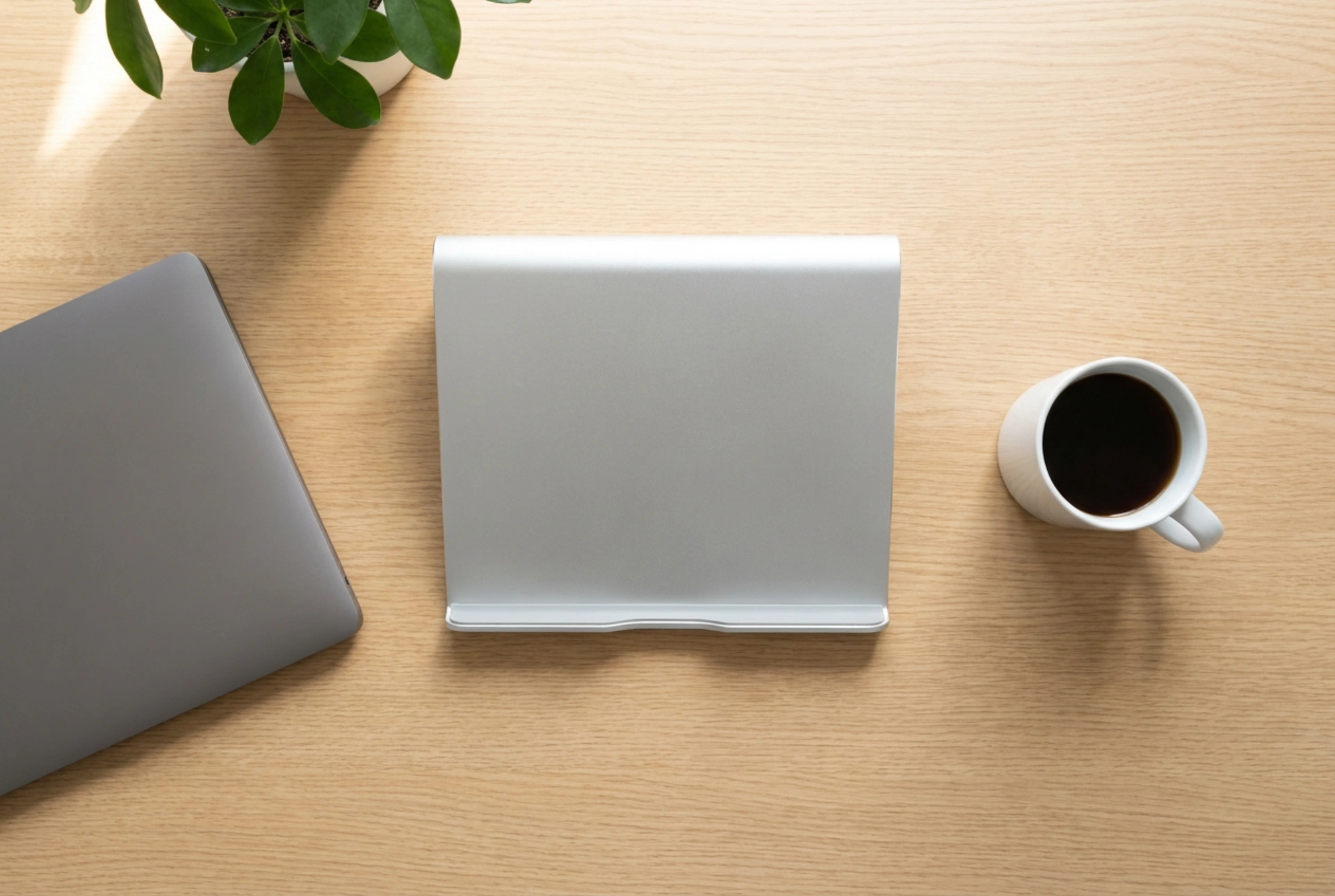 Como posicionar a base de resfriamento para notebook na mesa